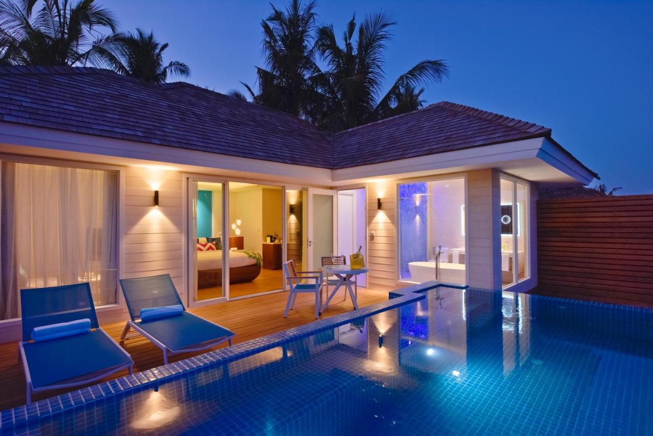 Kandima Maldives Kudahuvadhoo Exteriér fotografie A pool villa at the resort