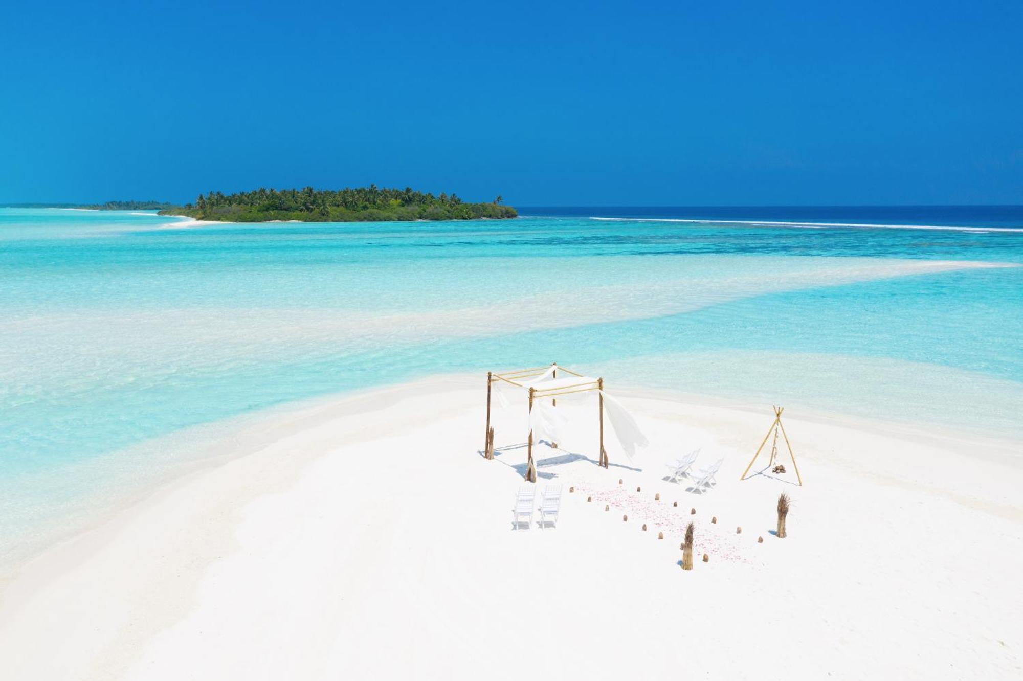 Kandima Maldives Kudahuvadhoo Exteriér fotografie A beach in Maldives