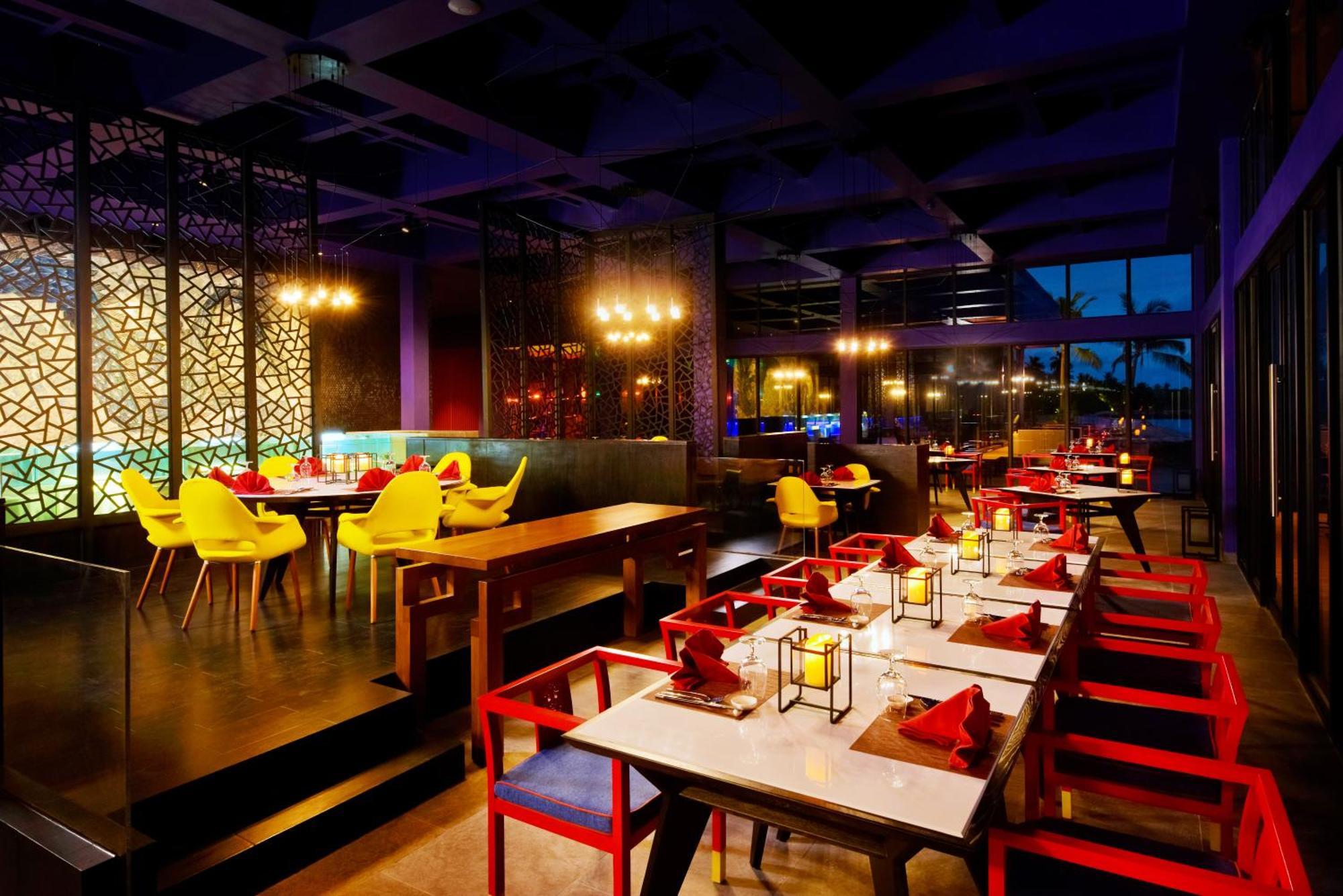 Kandima Maldives Kudahuvadhoo Exteriér fotografie The interior of the restaurant
