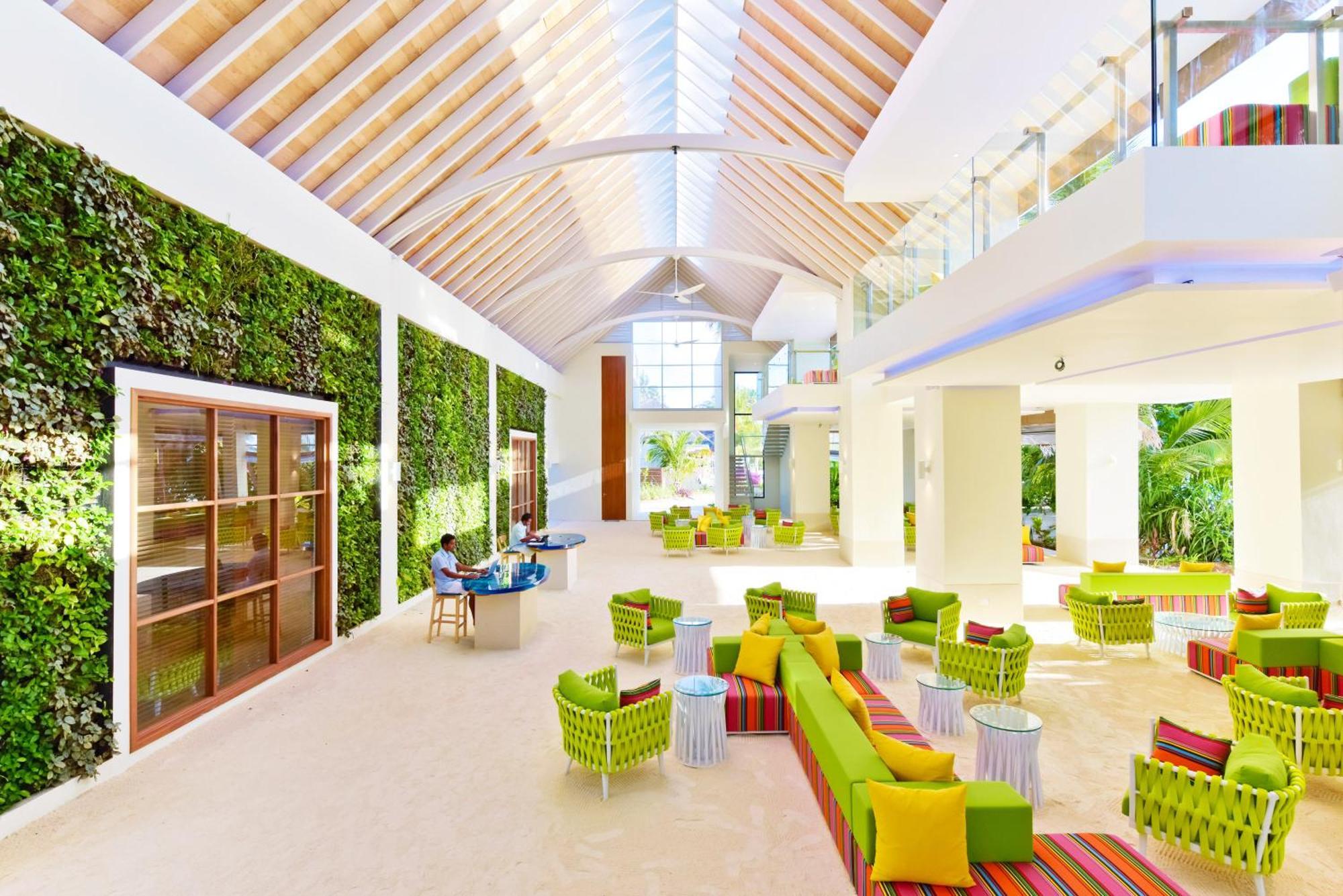 Kandima Maldives Kudahuvadhoo Exteriér fotografie The lobby of the hotel