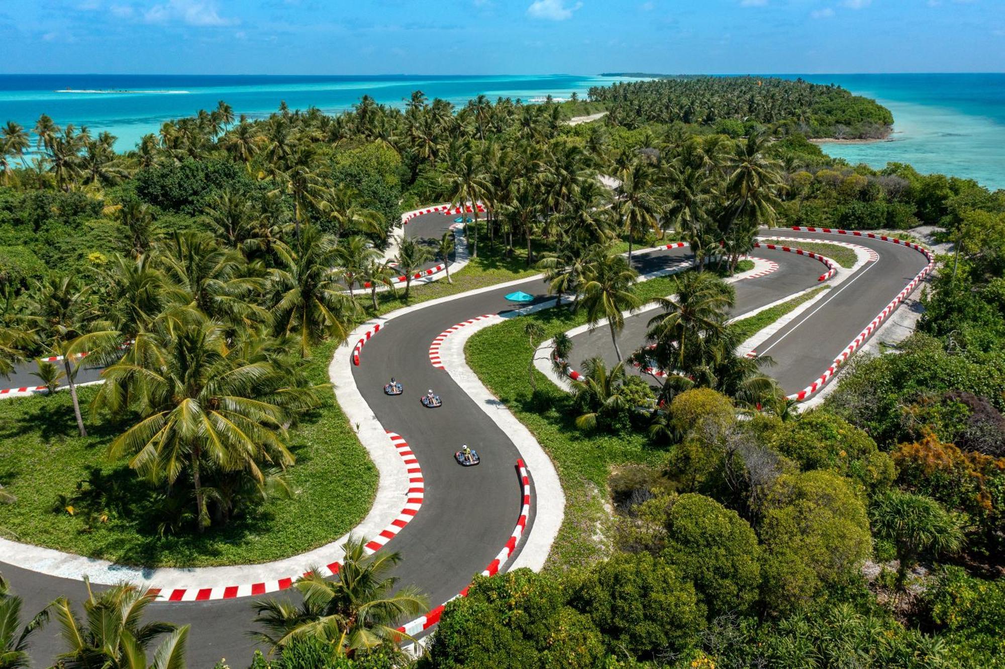 Kandima Maldives Kudahuvadhoo Exteriér fotografie Veladhoo International Motor Sport Track